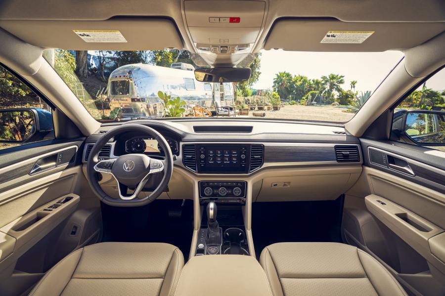 Торпедо Volkswagen Atlas V6 2020 года  (фото 4 из 22)